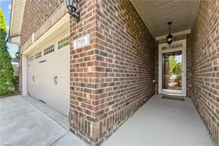 2710 Kingsbury Ct, Burlington, NC 27215 - Photo 4