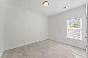 2710 Kingsbury Ct, Burlington, NC 27215 - Photo 22