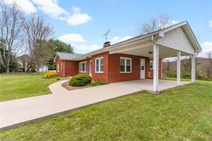 59 Memorial Park Dr, Sparta, NC 28675 - Photo 4