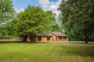 2234 Venus Rd, Kernersville, NC 27284 - Photo 2