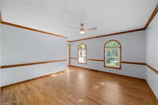 949 Aquaview Dr, Kernersville, NC 27284 - Photo 18