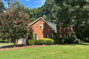 949 Aquaview Dr, Kernersville, NC 27284 - Photo 2