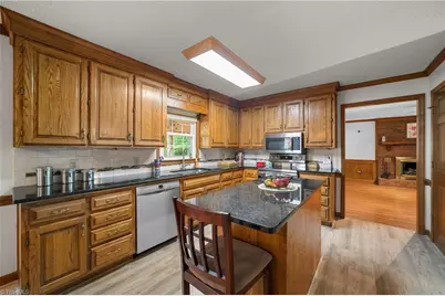949 Aquaview Drive, Kernersville, NC 27284 - Photo 10