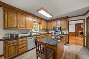 949 Aquaview Dr, Kernersville, NC 27284 - Photo 10