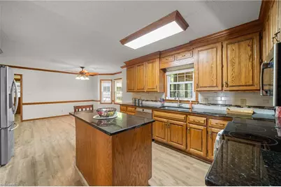 949 Aquaview Drive, Kernersville, NC 27284 - Photo 14