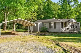 130 Albertson Rd, Thomasville, NC 27360 - Photo 2