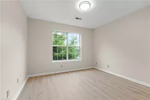 4230 Edith Ln, Greensboro, NC 27409 - Photo 12