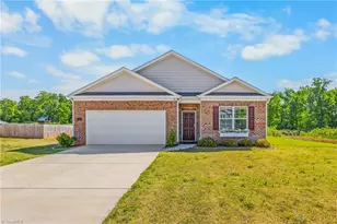 192 Culloden Dr, Mocksville, NC 27028 - Photo 2