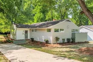 2523 Overbrook Dr, Greensboro, NC 27408 - Photo 2