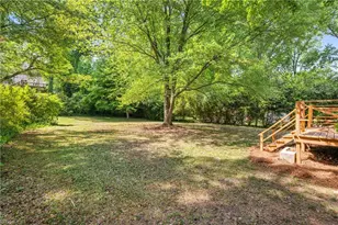 2523 Overbrook Dr, Greensboro, NC 27408 - Photo 32