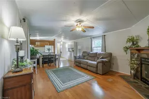 4021 26th St Ct NE, Hickory, NC 28601 - Photo 2