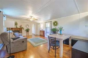 4021 26th St Ct NE, Hickory, NC 28601 - Photo 6