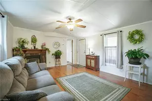 4021 26th St Ct NE, Hickory, NC 28601 - Photo 4