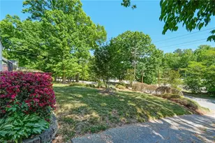 604 Ashland Dr, Greensboro, NC 27403 - Photo 2