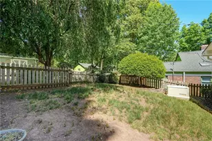 604 Ashland Dr, Greensboro, NC 27403 - Photo 32