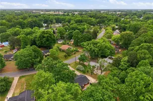 5710 Friendswood Dr, Greensboro, NC 27409 - Photo 38