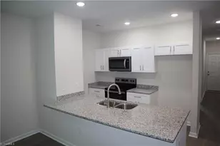 2908 Bainbridge Dr, Winston-Salem, NC 27105 - Photo 4