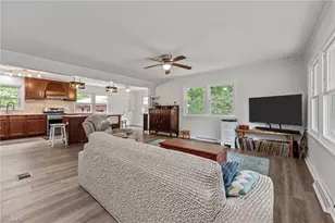 614 Ridgeway Dr, Burlington, NC 27217 - Photo 2