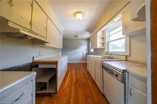 534 E King St, King, NC 27021 - Photo 18
