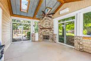 841 Lisa Run Ct, Kernersville, NC 27284 - Photo 18