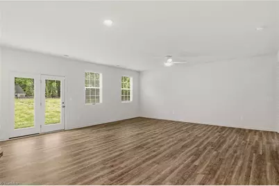 5910 Crossview Drive, Kernersville, NC 27284 - Photo 6
