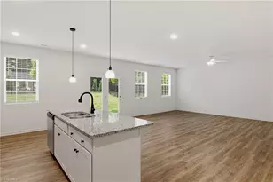 5910 Crossview Dr, Kernersville, NC 27284 - Photo 8