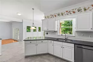 4305 Shaw Farm Cir, Greensboro, NC 27406 - Photo 12