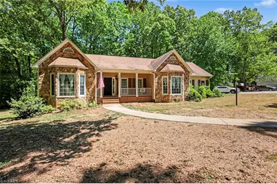 7802 High Meadows Road, Greensboro, NC 27455 - Photo 2