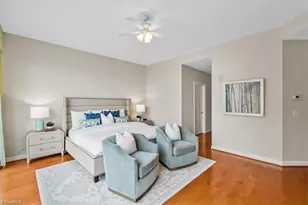 201 N Elm St, Greensboro, NC 27401 - Photo 18