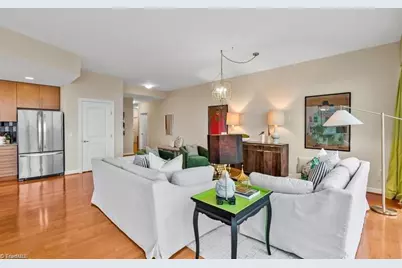 201 N Elm Street #1205, Greensboro, NC 27401 - Photo 6