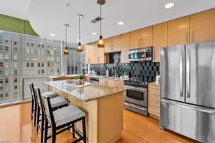 201 N Elm St, Greensboro, NC 27401 - Photo 8