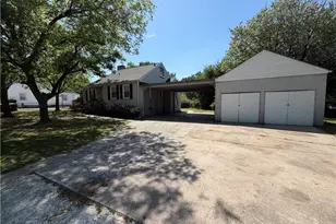821 Holt Ave, Greensboro, NC 27405 - Photo 4