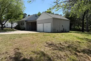 821 Holt Ave, Greensboro, NC 27405 - Photo 2