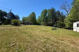 1460 Byrd Ridge Rd, North Wilkesboro, NC 28659 - Photo 4