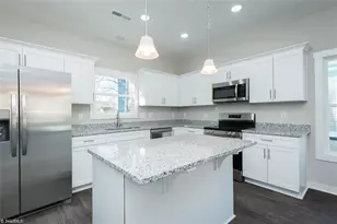 555 Pinnix Rd, Burlington, NC 27217 - Photo 8