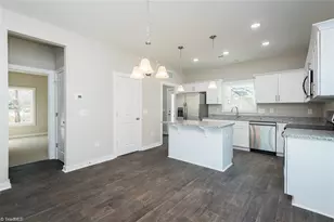 555 Pinnix Rd, Burlington, NC 27217 - Photo 6