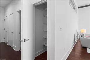 400 W 4th St, Winston-Salem, NC 27101 - Photo 24