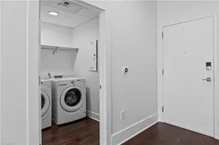 400 W 4th St, Winston-Salem, NC 27101 - Photo 26