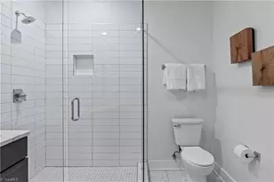 400 W 4th St, Winston-Salem, NC 27101 - Photo 24