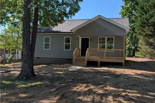 232 Crestwood Cir, High Point, NC 27260 - Photo 2
