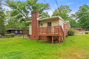 3012 Shamrock Dr, Greensboro, NC 27408 - Photo 46