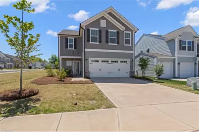 146 Centerpiece Drive, High Point, NC 27265 - Photo 2