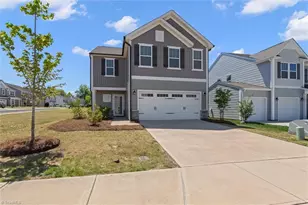 146 Centerpiece Dr, High Point, NC 27265 - Photo 2