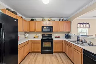 212 Haywards Lane, Mebane, NC 27302 - Photo 6