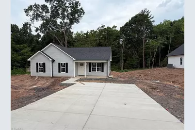 325 Price Street, Eden, NC 27288 - Photo 2