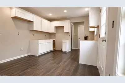 325 Price Street, Eden, NC 27288 - Photo 4