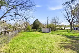 510 Delaware Ave, Burlington, NC 27217 - Photo 4
