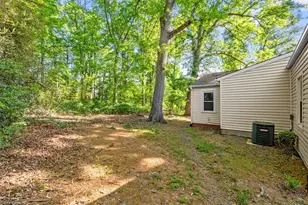 3002 Taliaferro Rd, Greensboro, NC 27408 - Photo 34