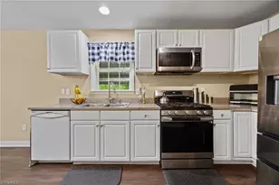 6156 Brinkley Park Dr, Belews Creek, NC 27009 - Photo 10