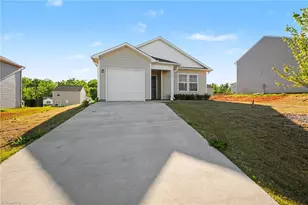 331 Peacock Cir, Lexington, NC 27292 - Photo 2
